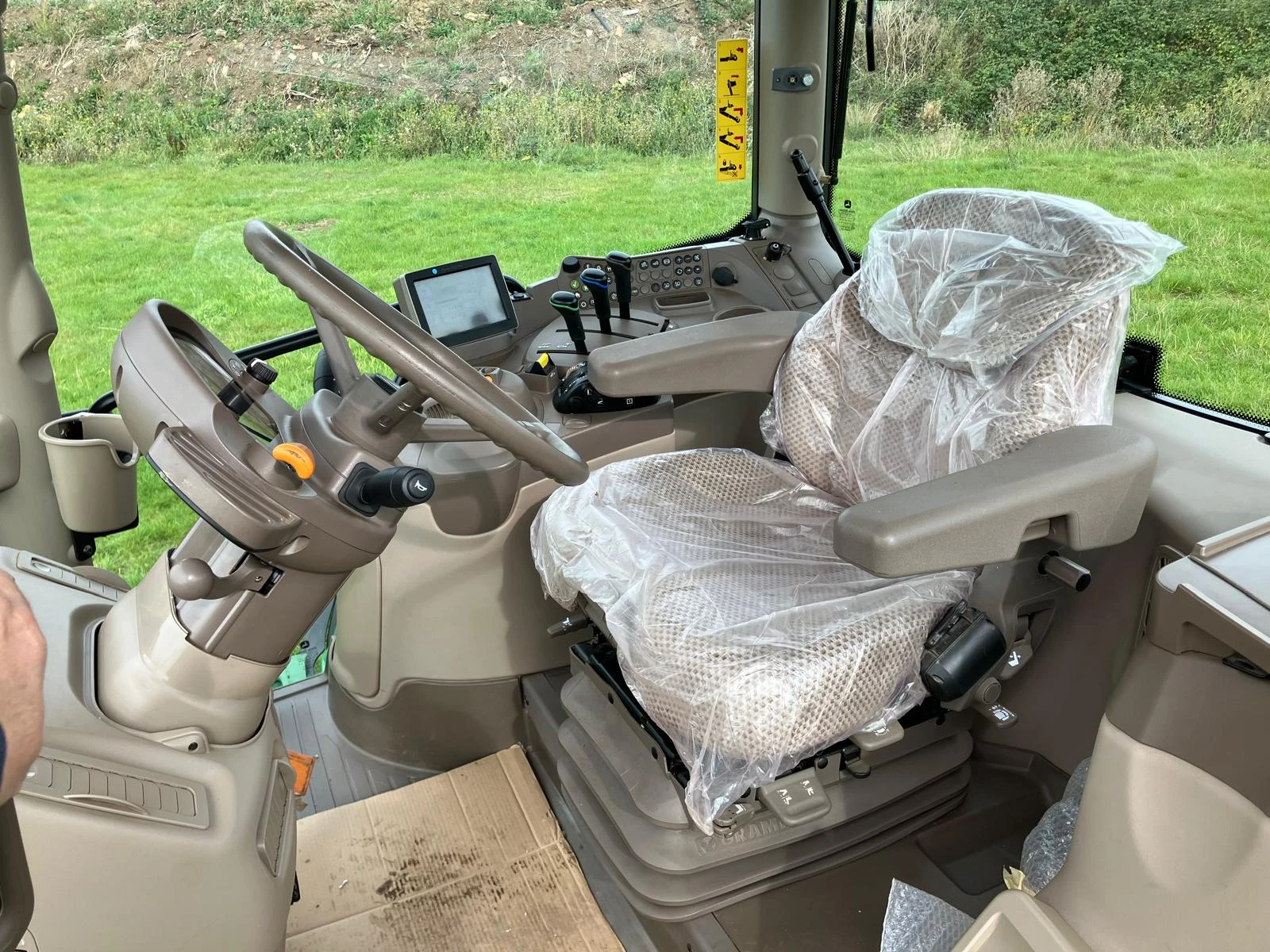  John Deere 6150R     20 % | Mobile.bg   16