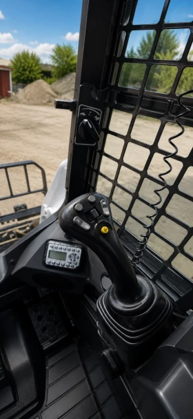 Мини челни товарачи Bobcat S590 Без Забележка, снимка 8