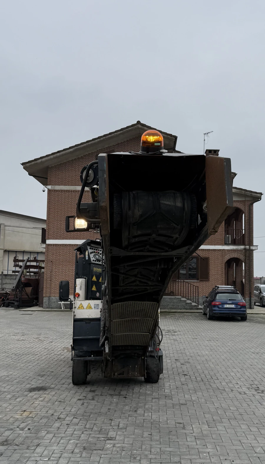 Асфалтополагаща машина BOMAG, снимка 2 - Индустриална техника - 53558676