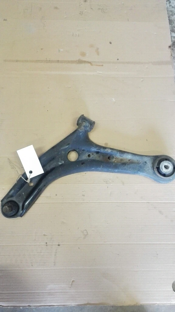 Носач преден ляв Форд Фиеста 1.4тдци (3)