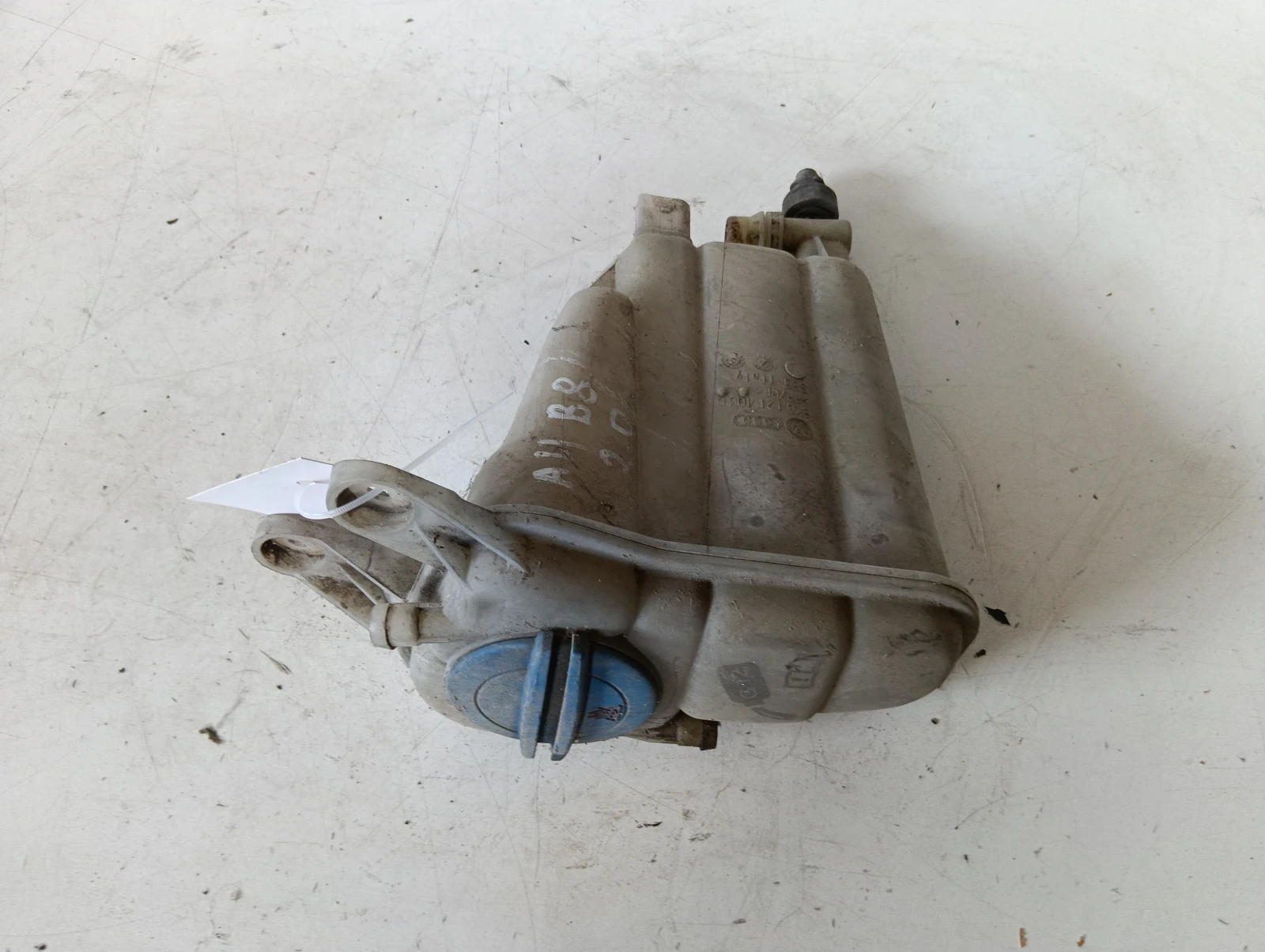 казанче антифриз 8K0121403C 2.0TDI Audi A4
