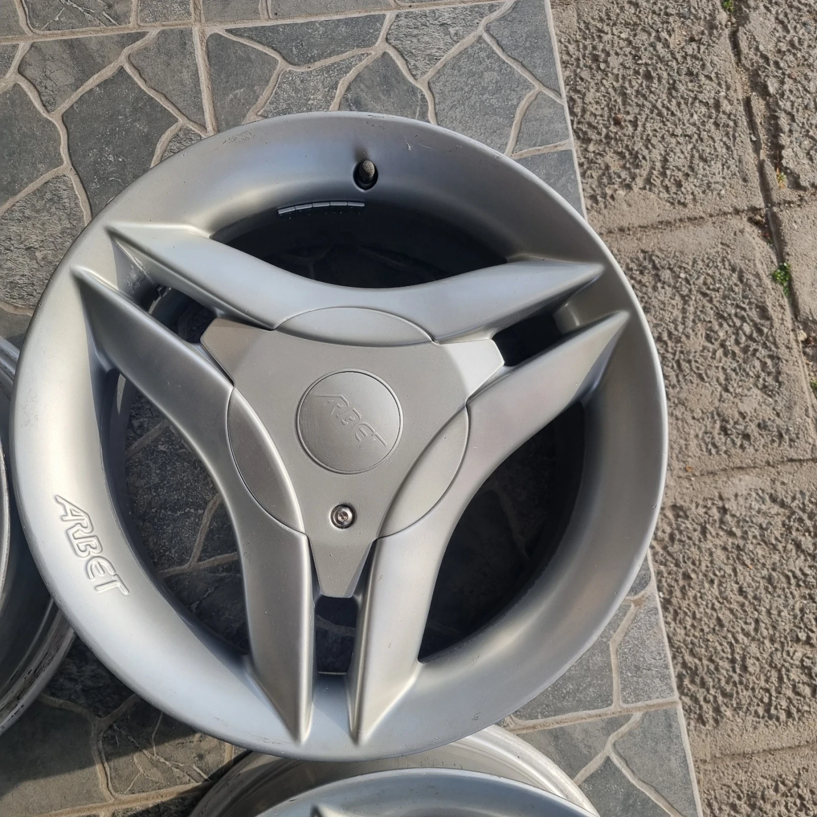 ������ | Mobile.bg � ����������� 4