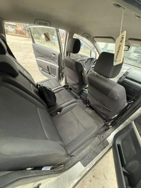 Toyota Corolla verso 2.2 136кс, снимка 9