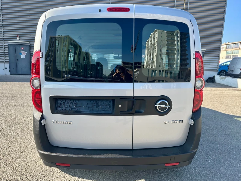 Opel Combo 1.6 CDTI, снимка 7 - Автомобили и джипове - 48808358