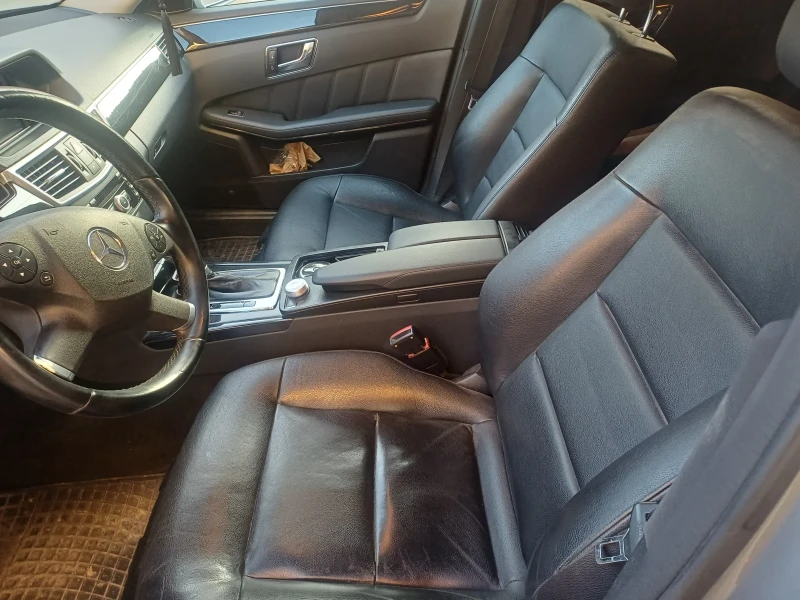 Mercedes-Benz E 220, снимка 6 - Автомобили и джипове - 52126007