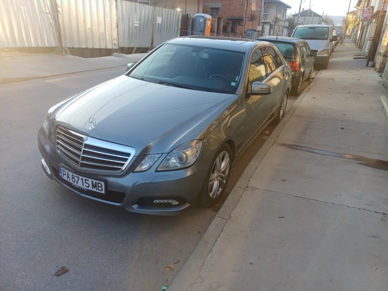 Mercedes-Benz E 220, снимка 3 - Автомобили и джипове - 52126007