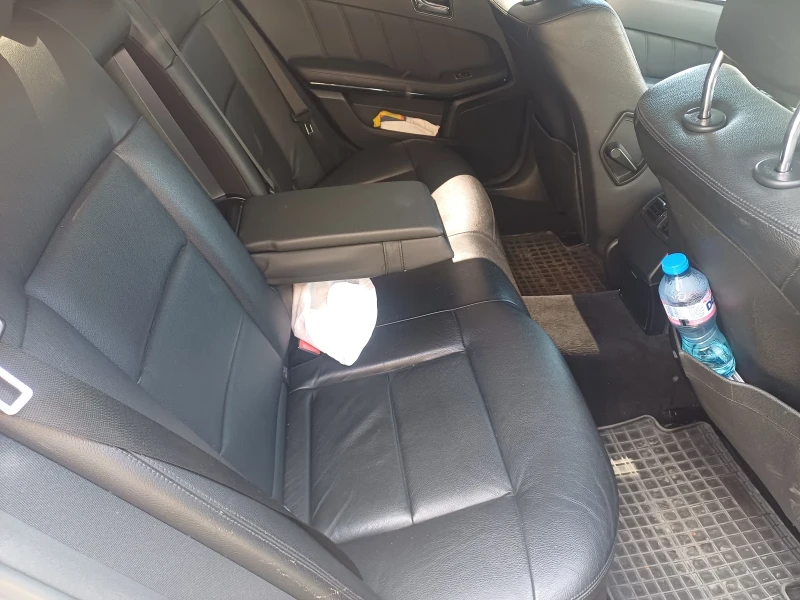 Mercedes-Benz E 220, снимка 6 - Автомобили и джипове - 52126007