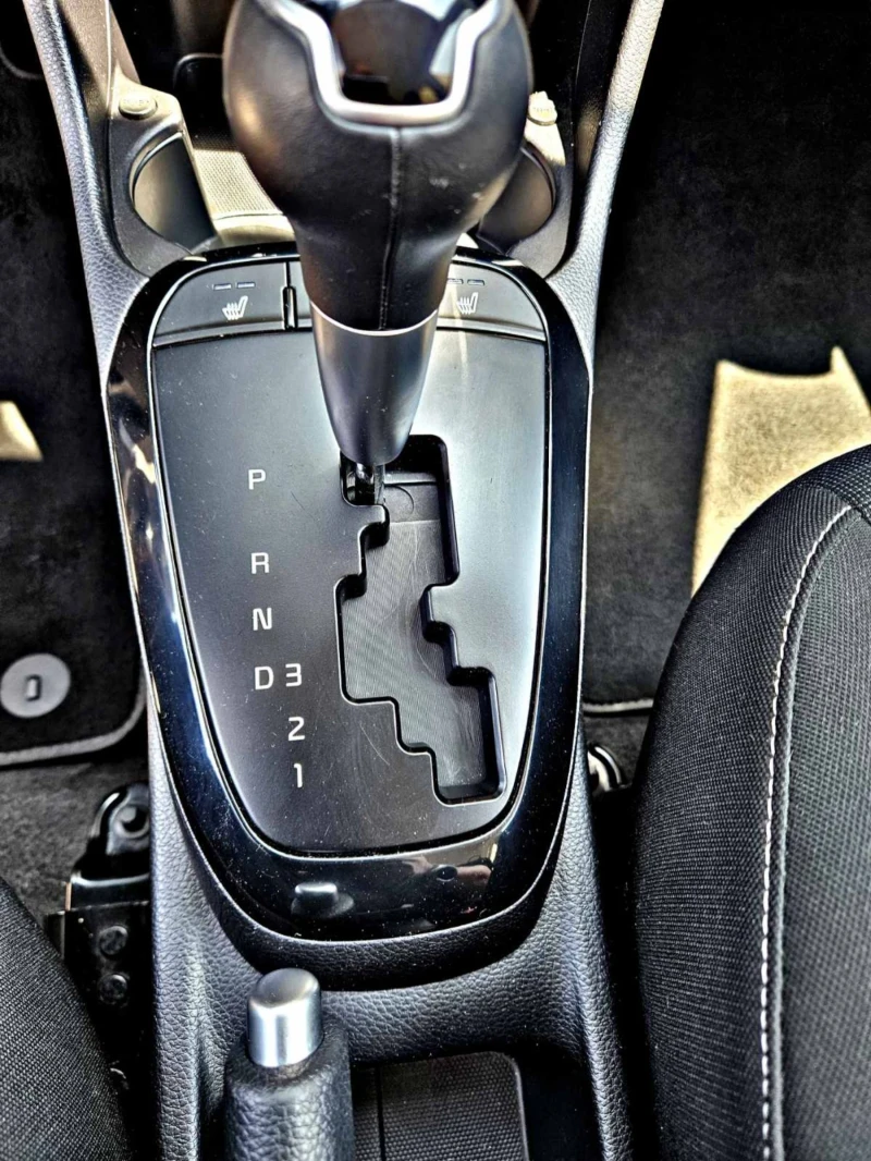 Kia Picanto 1.2 бензин, 4 цилиндъра, автоматик, снимка 15 - Автомобили и джипове - 51046733