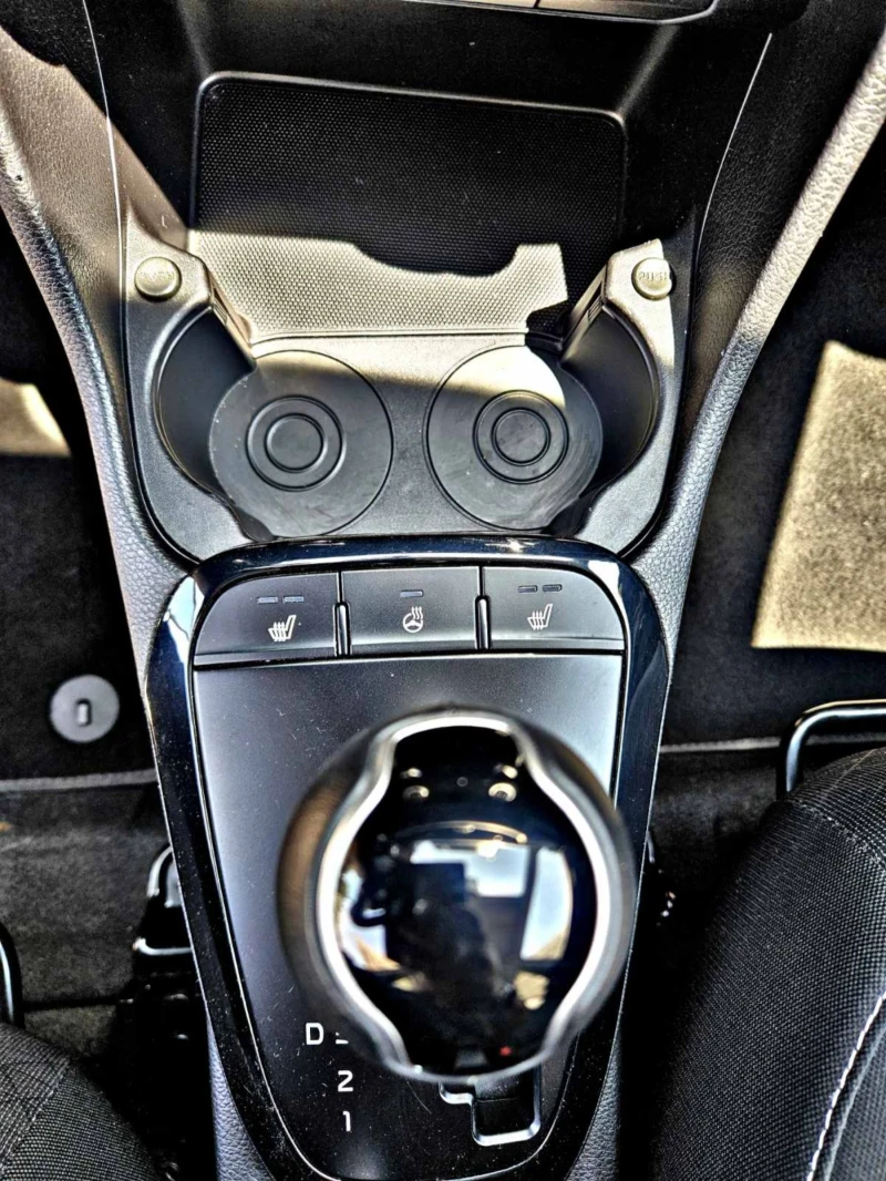 Kia Picanto 1.2 бензин, 4 цилиндъра, автоматик, снимка 13 - Автомобили и джипове - 51046733