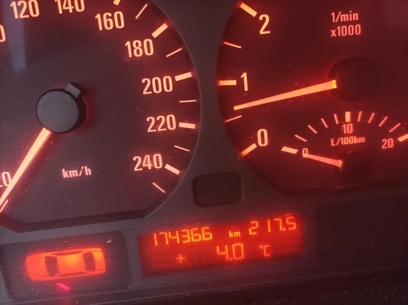 BMW 316, снимка 8 - Автомобили и джипове - 52931087