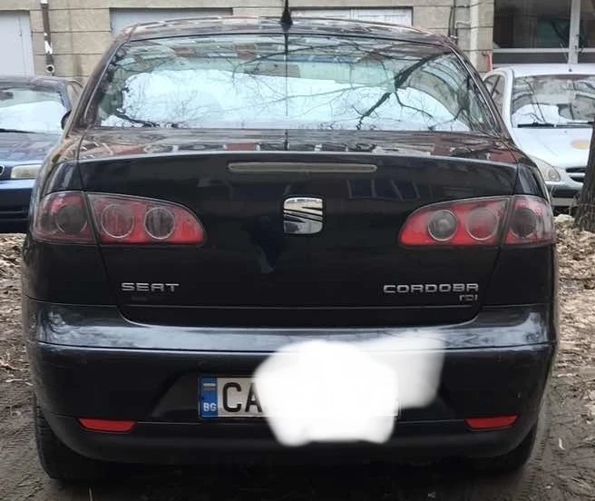 Seat Cordoba, снимка 3 - Автомобили и джипове - 52647619