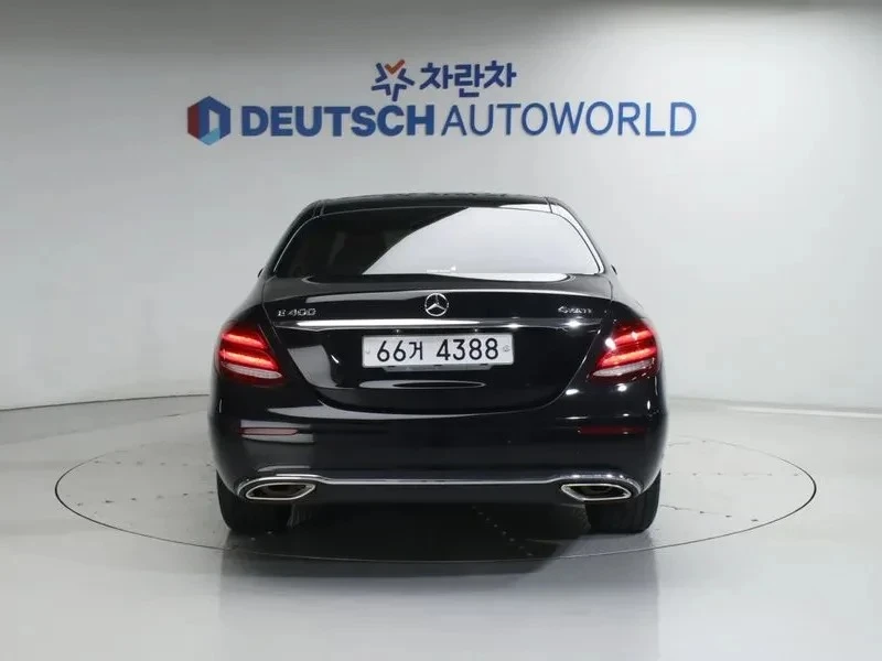 Mercedes-Benz E 400 | АВТОФИНАНСИРАНЕ | ФИКСИРАНА ЦЕНА ДО БЪЛГАРИЯ, снимка 3 - Автомобили и джипове - 55152986