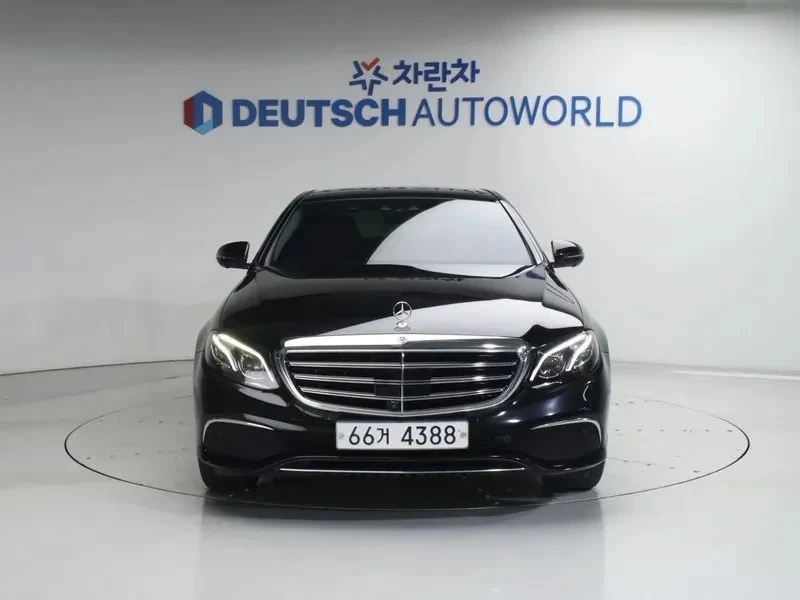 Mercedes-Benz E 400 | АВТОФИНАНСИРАНЕ | ФИКСИРАНА ЦЕНА ДО БЪЛГАРИЯ, снимка 2 - Автомобили и джипове - 55152986