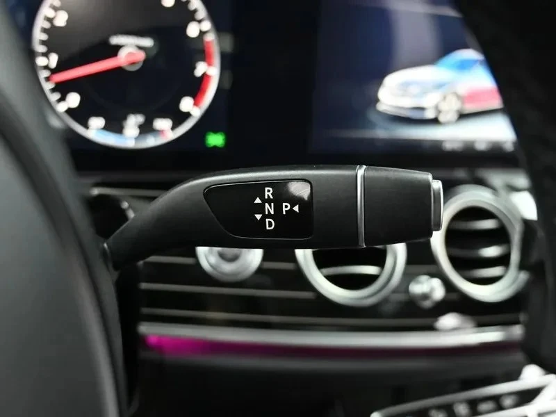 Mercedes-Benz E 400 | АВТОФИНАНСИРАНЕ | ФИКСИРАНА ЦЕНА ДО БЪЛГАРИЯ, снимка 13 - Автомобили и джипове - 55152986
