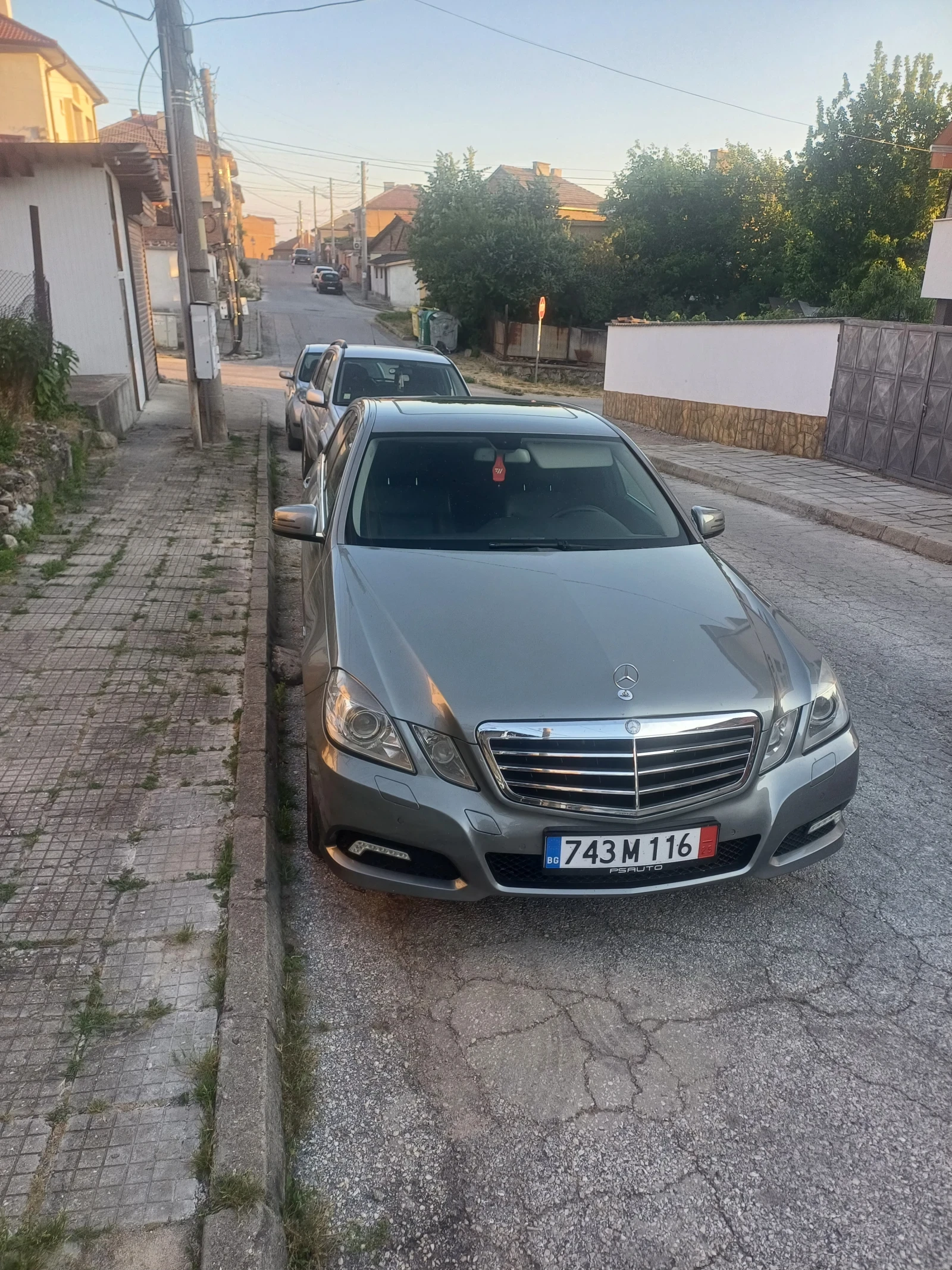 Mercedes-Benz E 220, снимка 1