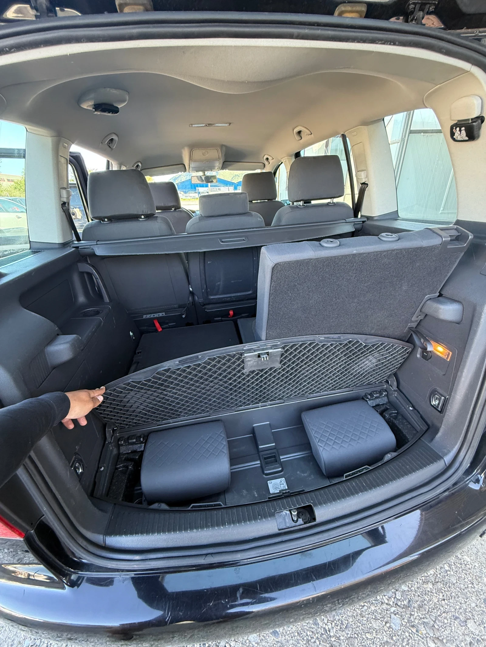 VW Touran 1.9TDI* 7Места* 6скорости* ЛИЗИНГ - изображение 9