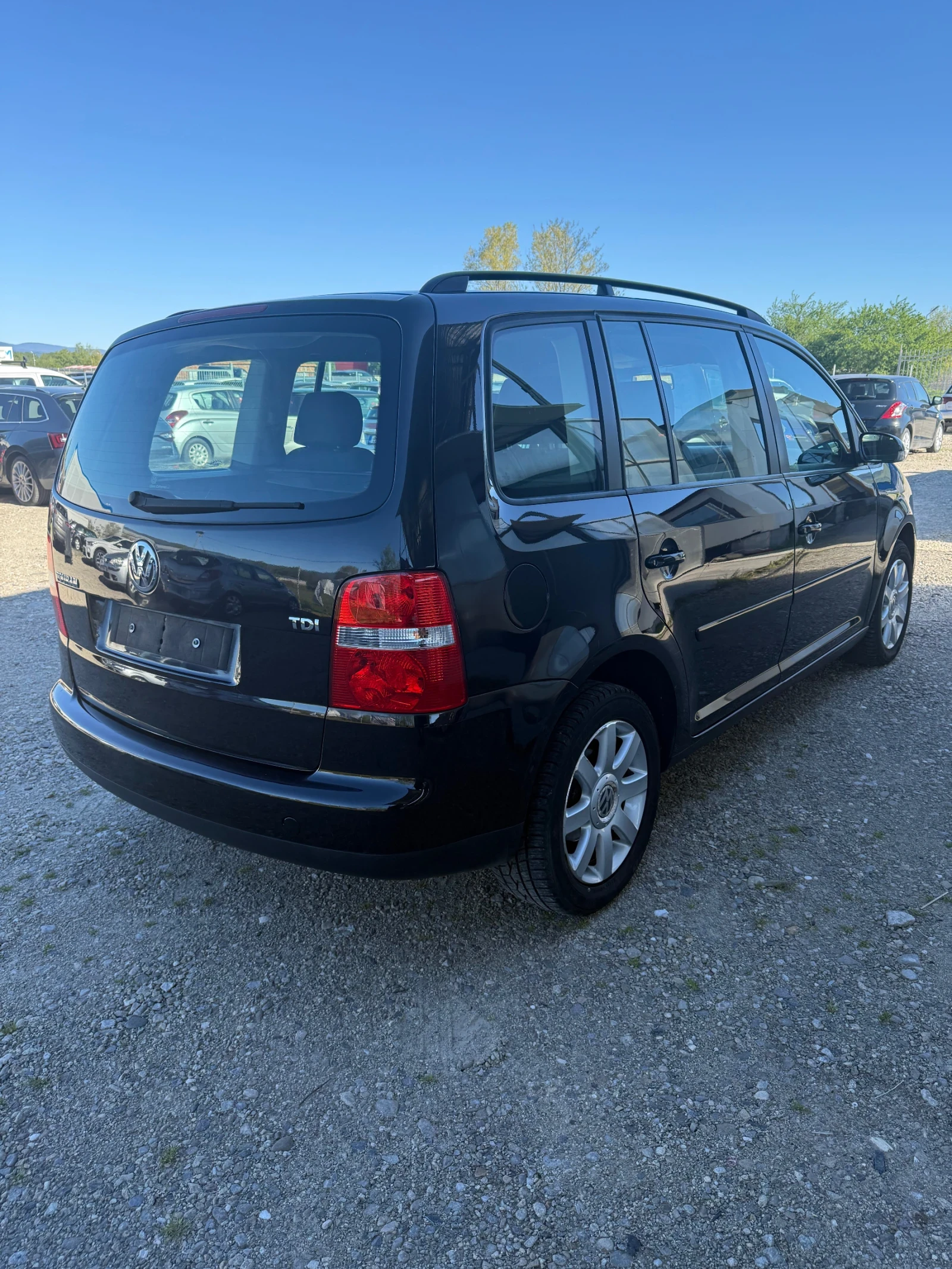 VW Touran 1.9TDI* 7Места* 6скорости* ЛИЗИНГ - изображение 4