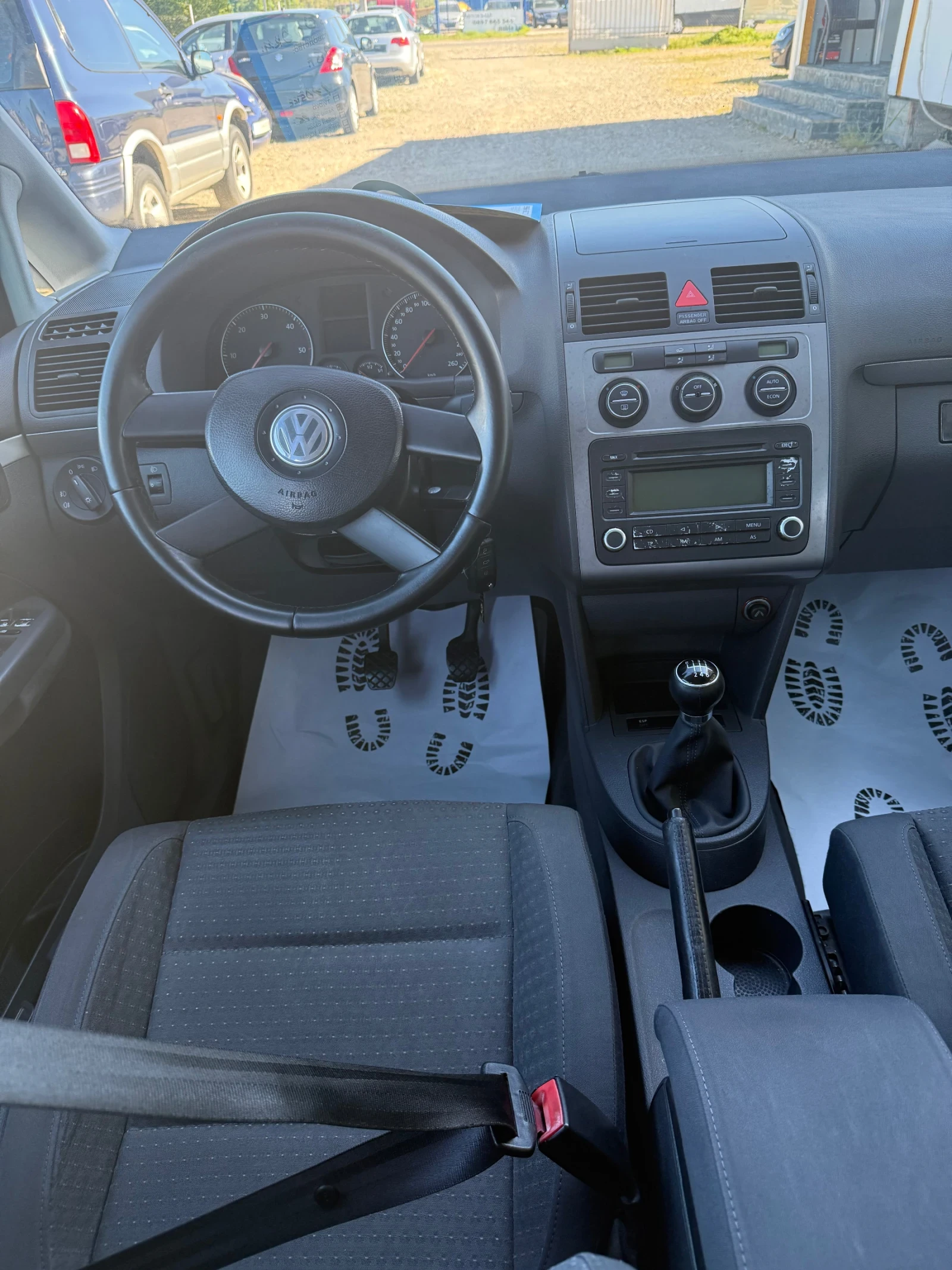 VW Touran 1.9TDI* 7Места* 6скорости* ЛИЗИНГ - изображение 10