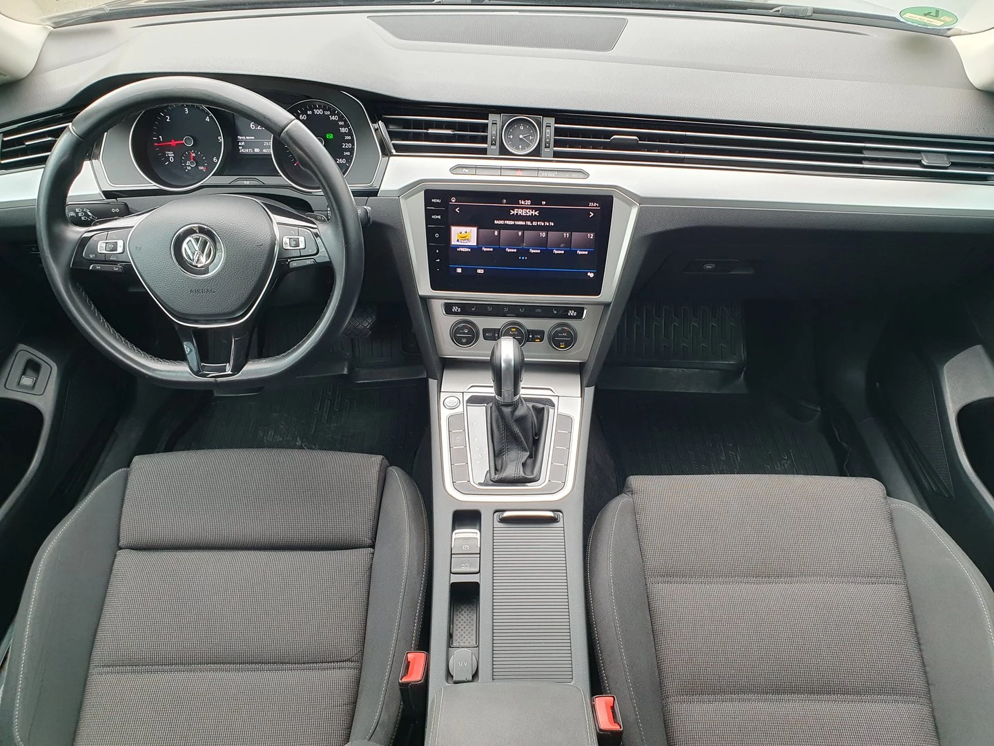 VW Passat Comfortline 2.0TDI BMT - изображение 6