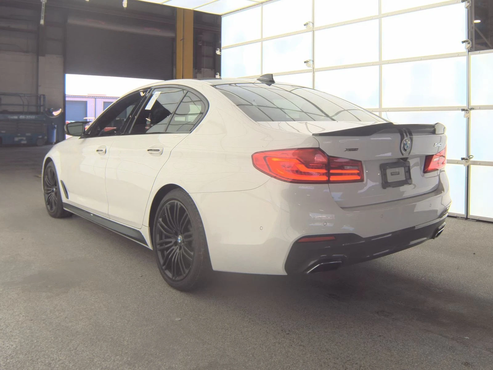 BMW 540 M-PACK* DISTRONIK* МАСАЖ* ОБДУХ* HARMAN* HEADUP* K - изображение 4