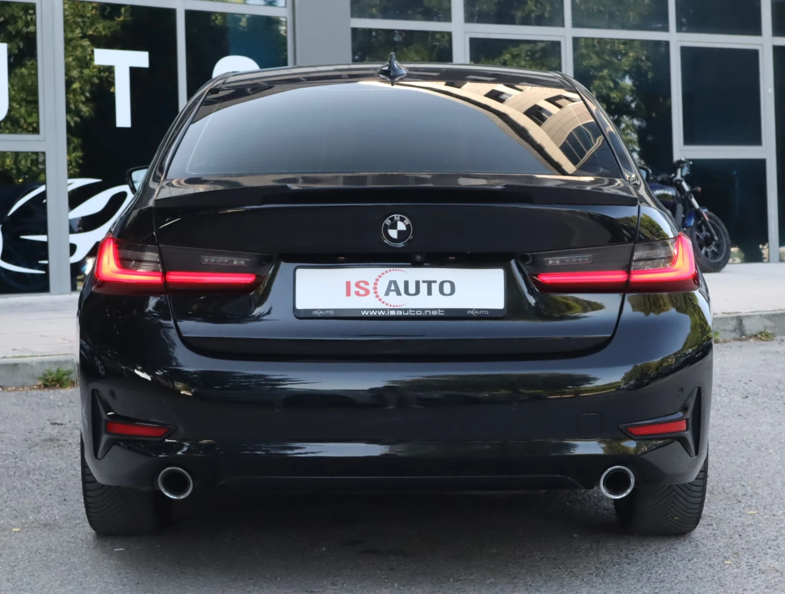 BMW 330 xDrive/PDC/Sport Gearbox/Sport Line/Active Guard, снимка 5 - Автомобили и джипове - 51922329
