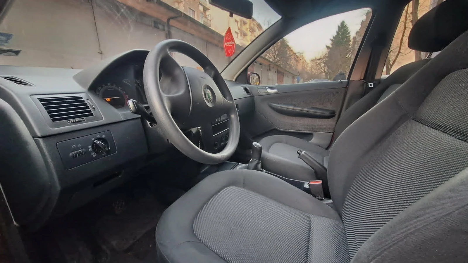 Skoda Fabia, снимка 4 - Автомобили и джипове - 54348929