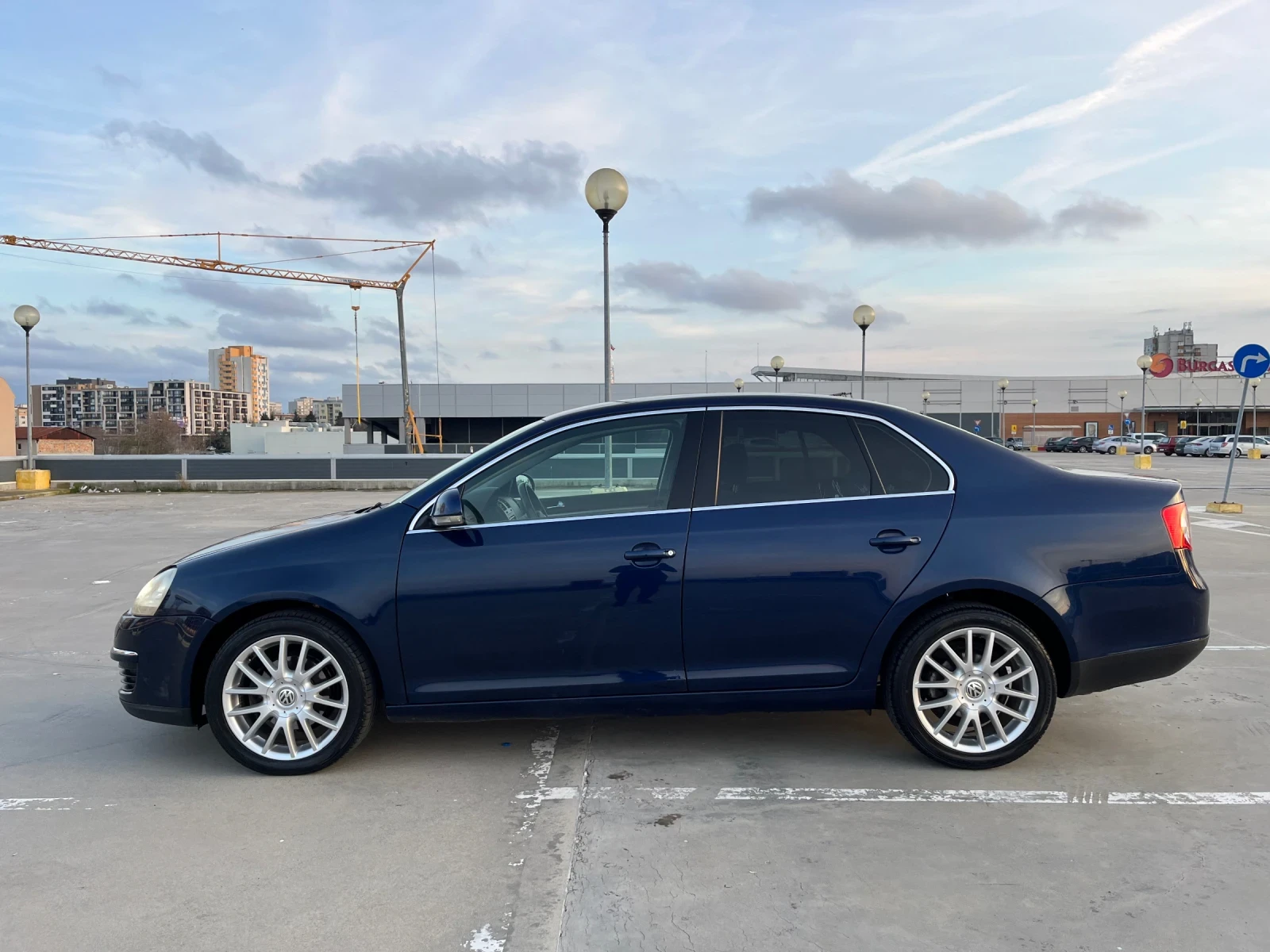 VW Jetta 1.9TDI 105кс Highline ТОП Състояние - изображение 4