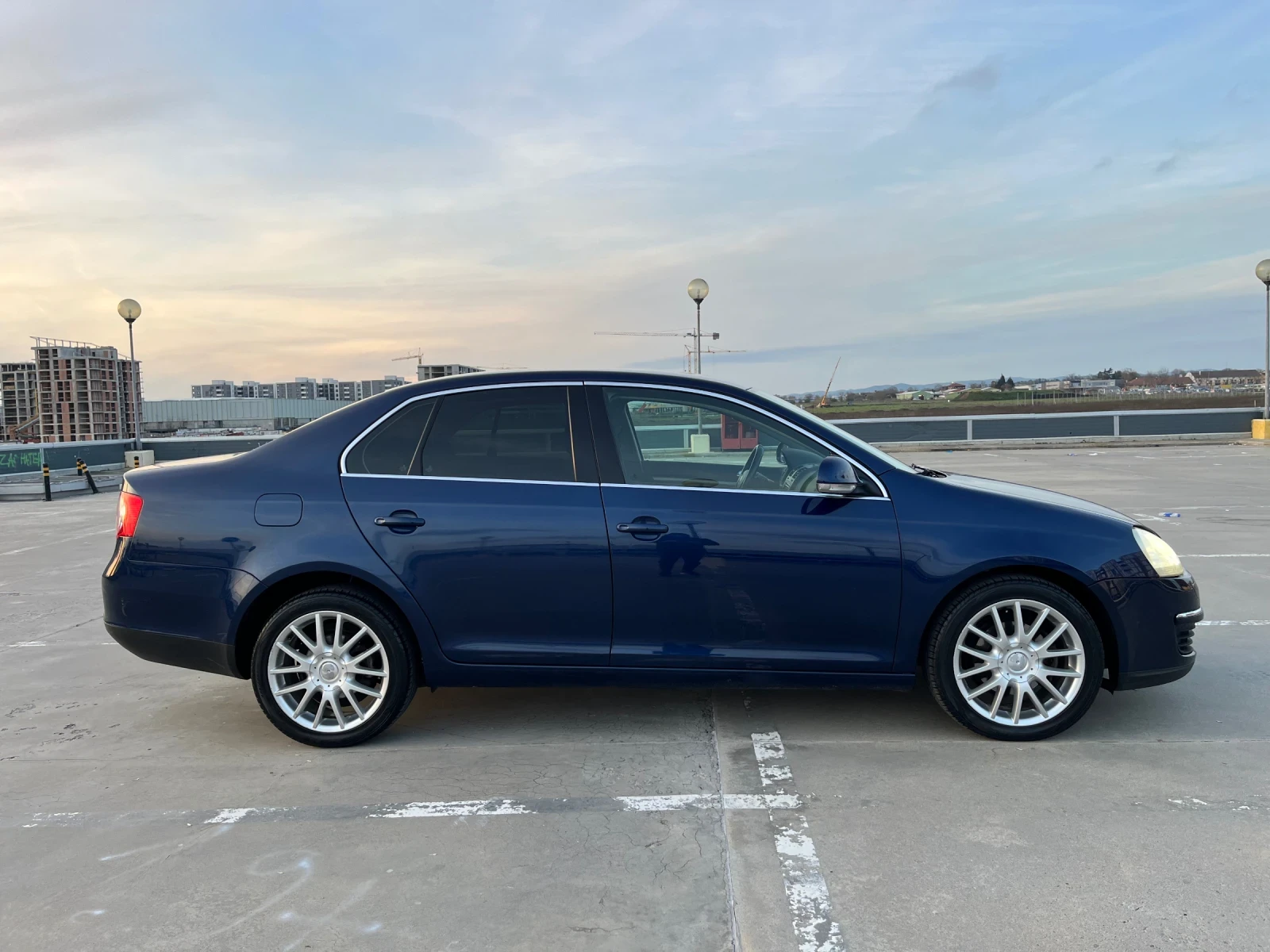 VW Jetta 1.9TDI 105кс Highline ТОП Състояние - изображение 3