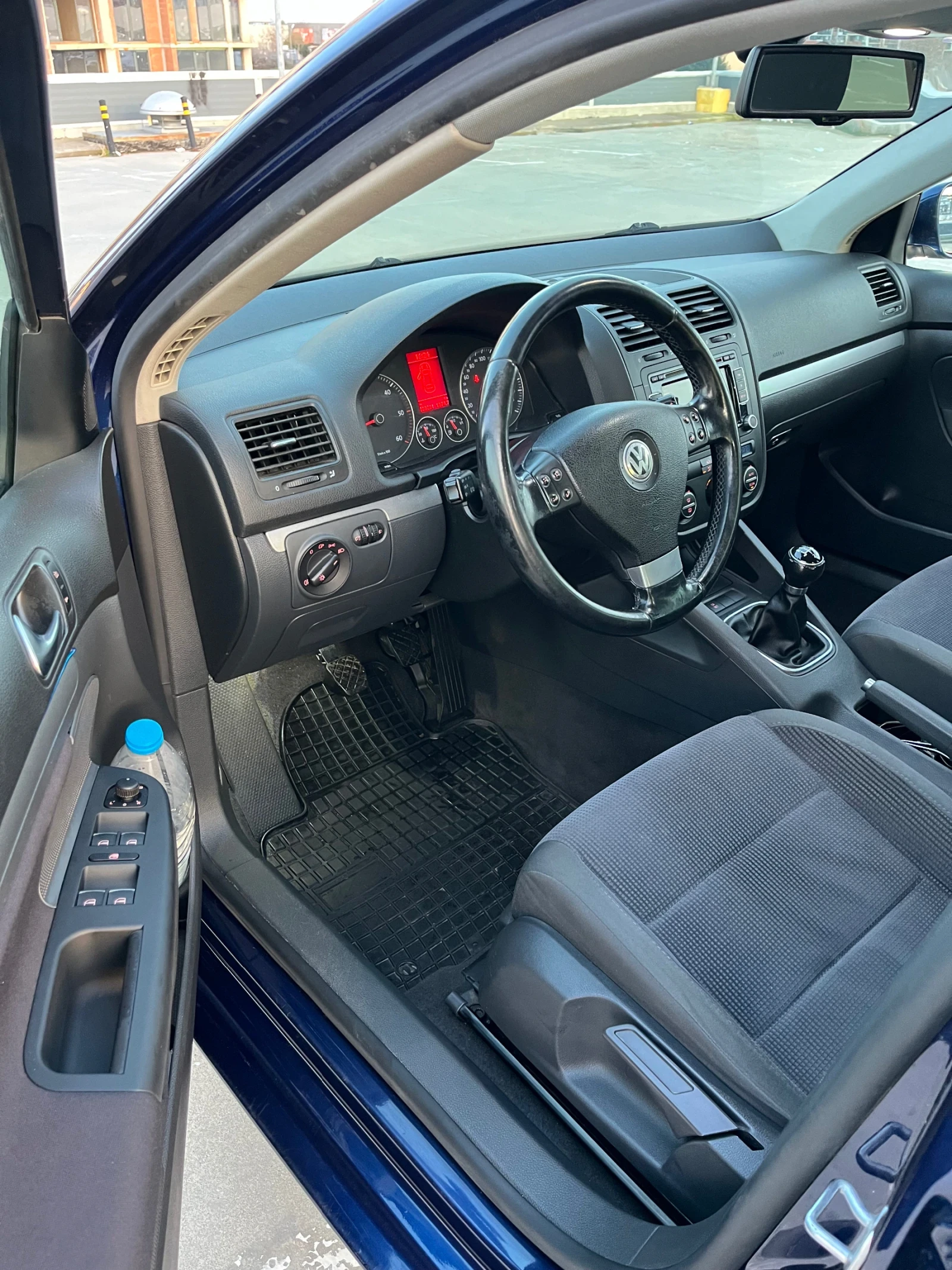 VW Jetta 1.9TDI 105кс Highline ТОП Състояние - изображение 8