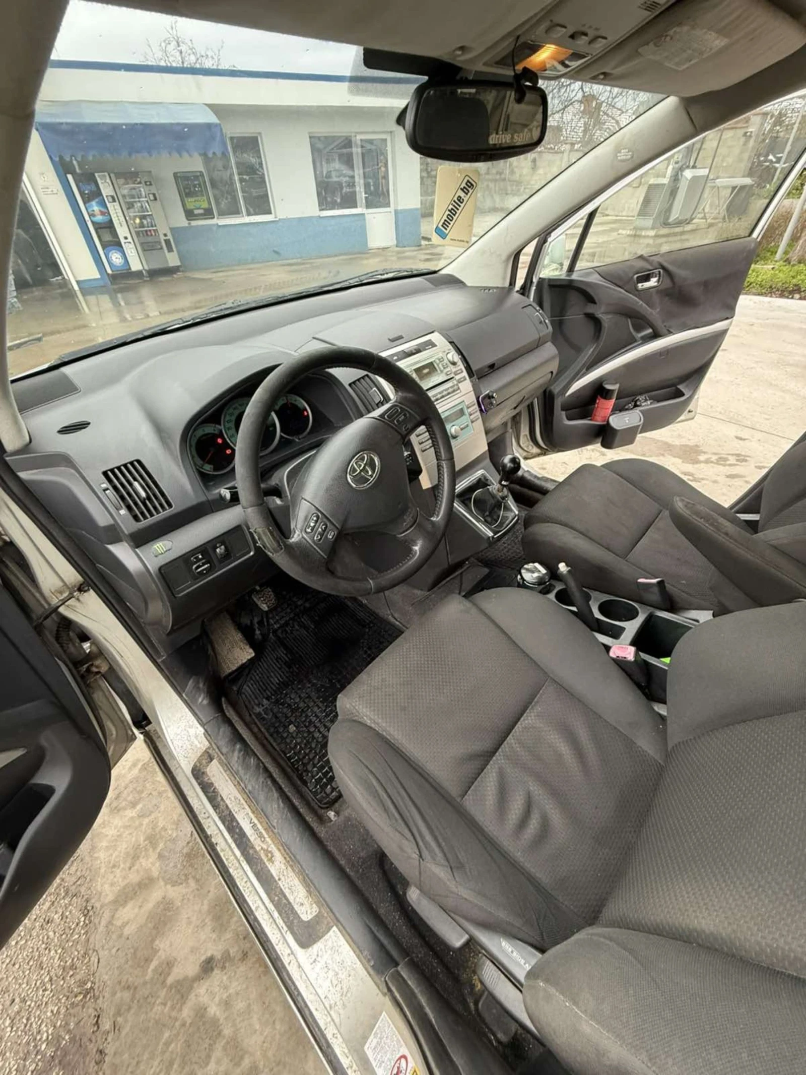 Toyota Corolla verso 2.2 136кс - изображение 6