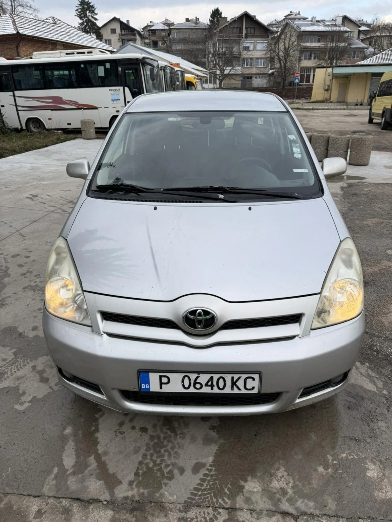 Toyota Corolla verso 2.2 136кс - изображение 3