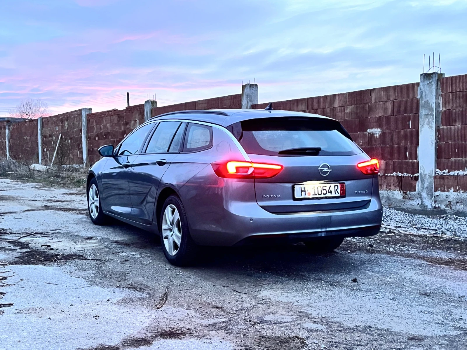 Opel Insignia 1.6 CDTI 136hp, снимка 3 - Автомобили и джипове - 53606241