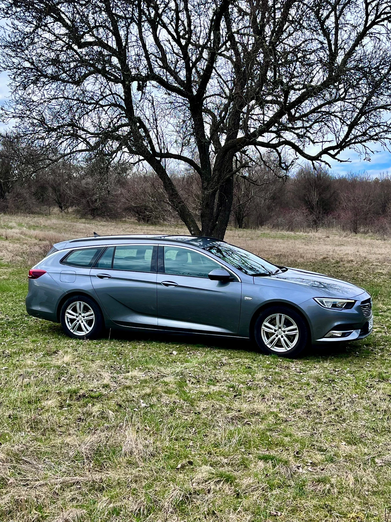 Opel Insignia 1.6 CDTI 136hp, снимка 3 - Автомобили и джипове - 53606241