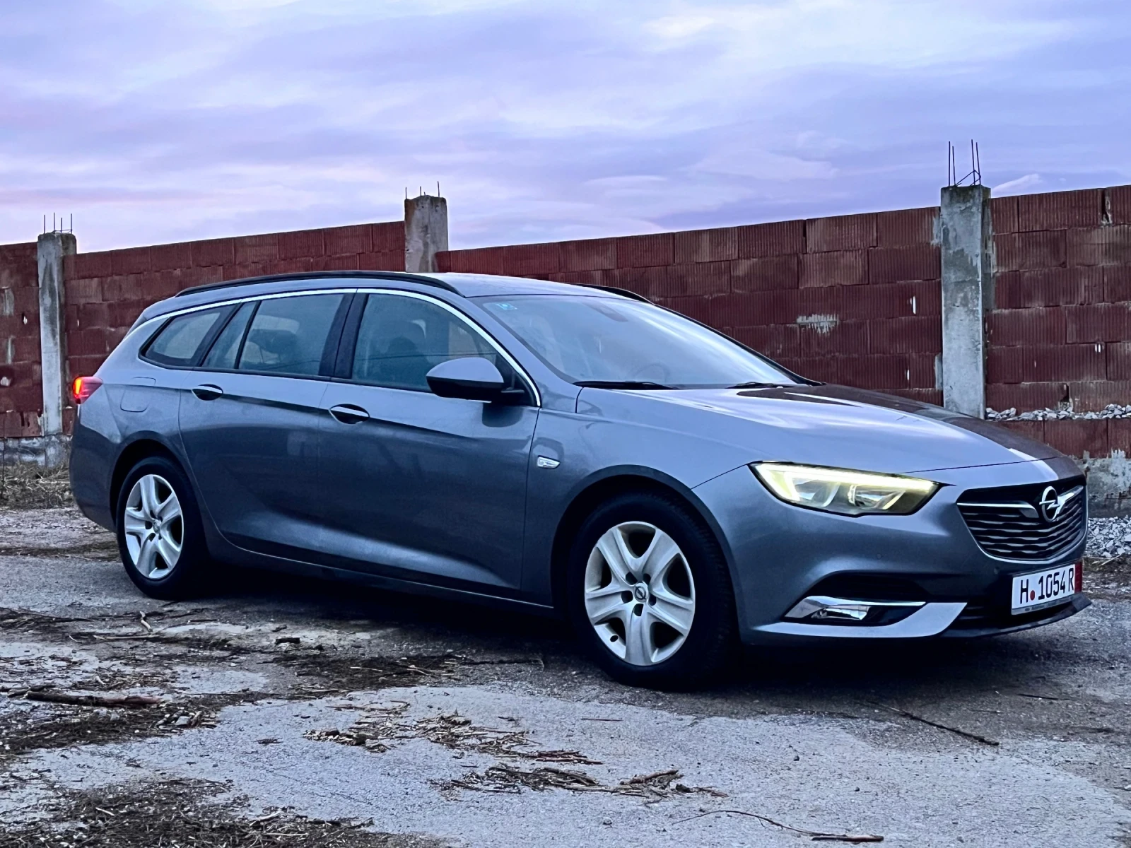 Opel Insignia 1.6 CDTI 136hp, снимка 2 - Автомобили и джипове - 53606241