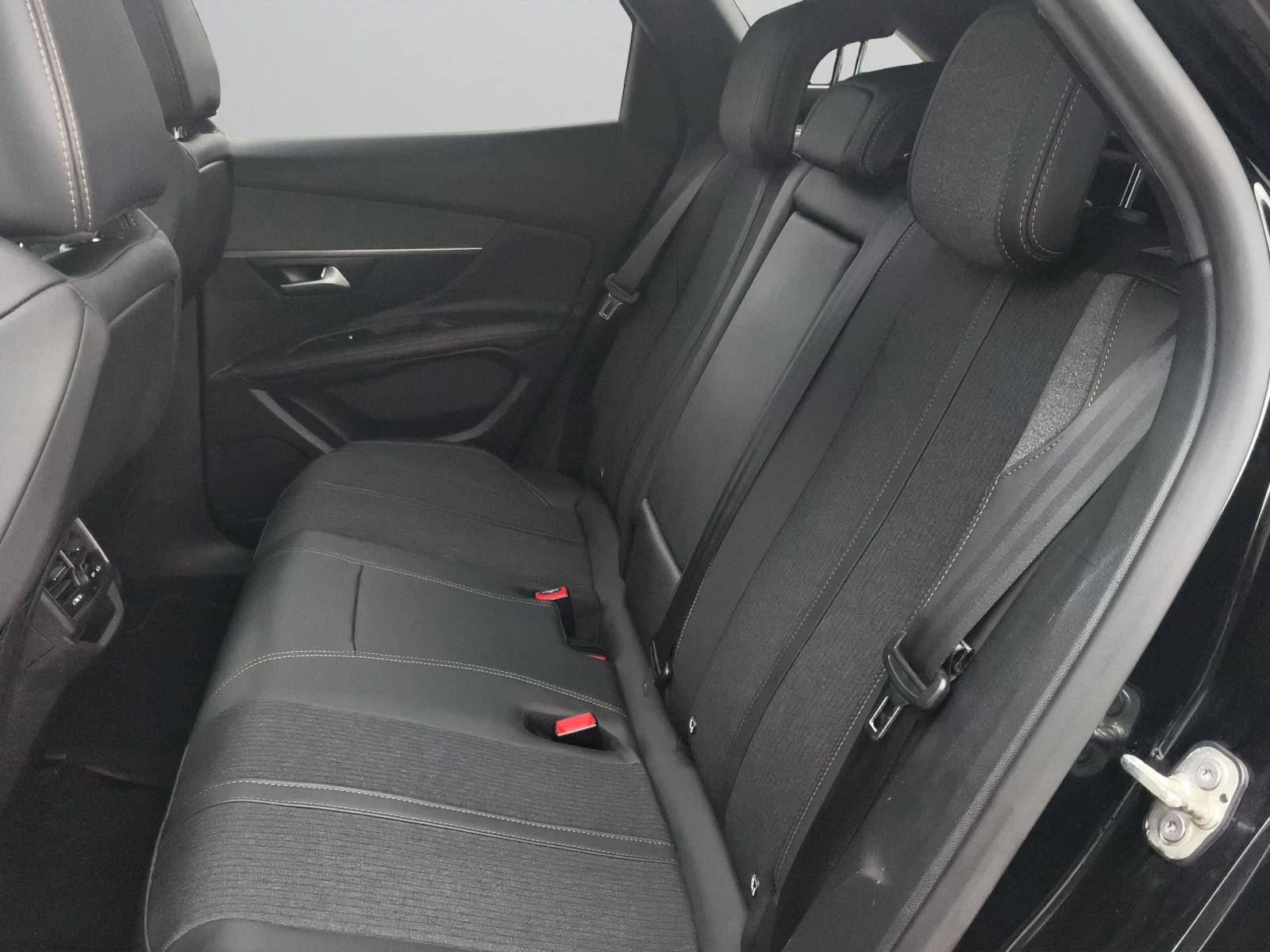 Peugeot 3008 GT 1.6 Plug-in HYBRID 4WD 300 e-EAT8 E6 // 2011R15 | Mobile.bg � ����������� 12