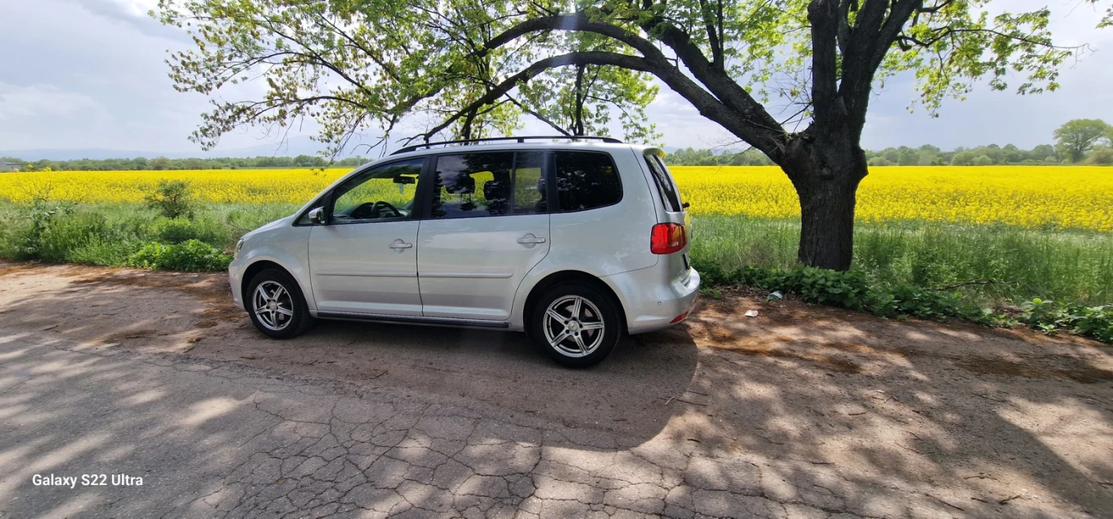 VW Touran 1.6 TDI, снимка 2 - Автомобили и джипове - 54554274