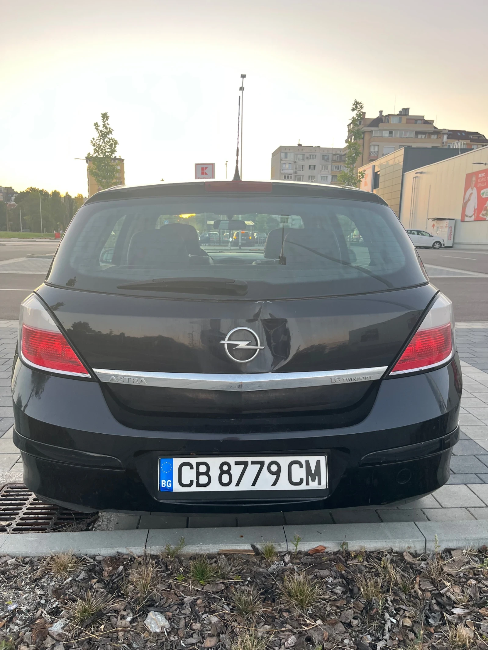 Opel Astra, снимка 4 - Автомобили и джипове - 55725301