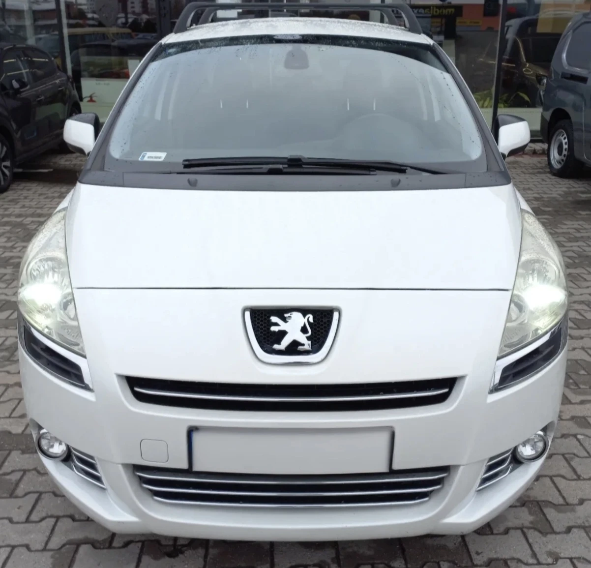 Peugeot 5008 1.6 THP 