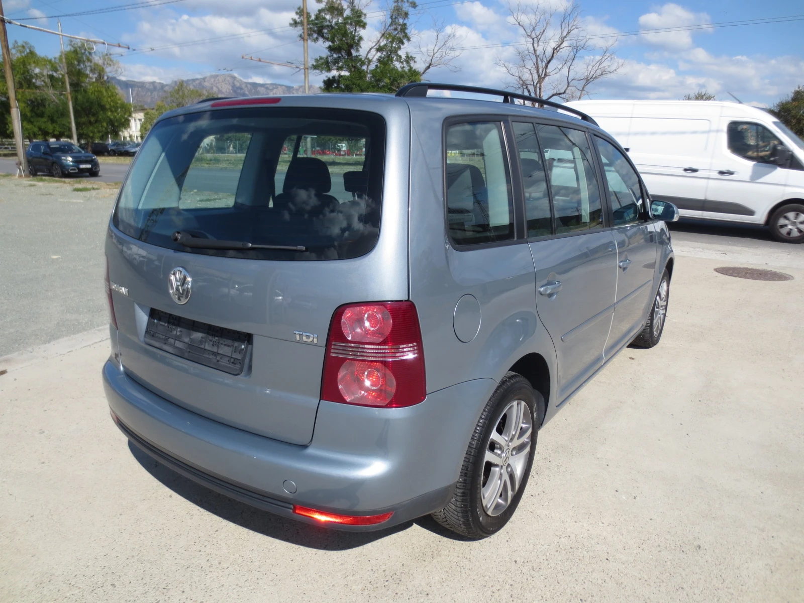 VW Touran 1.9 TDI* DsG* , снимка 5 - Автомобили и джипове - 56293538
