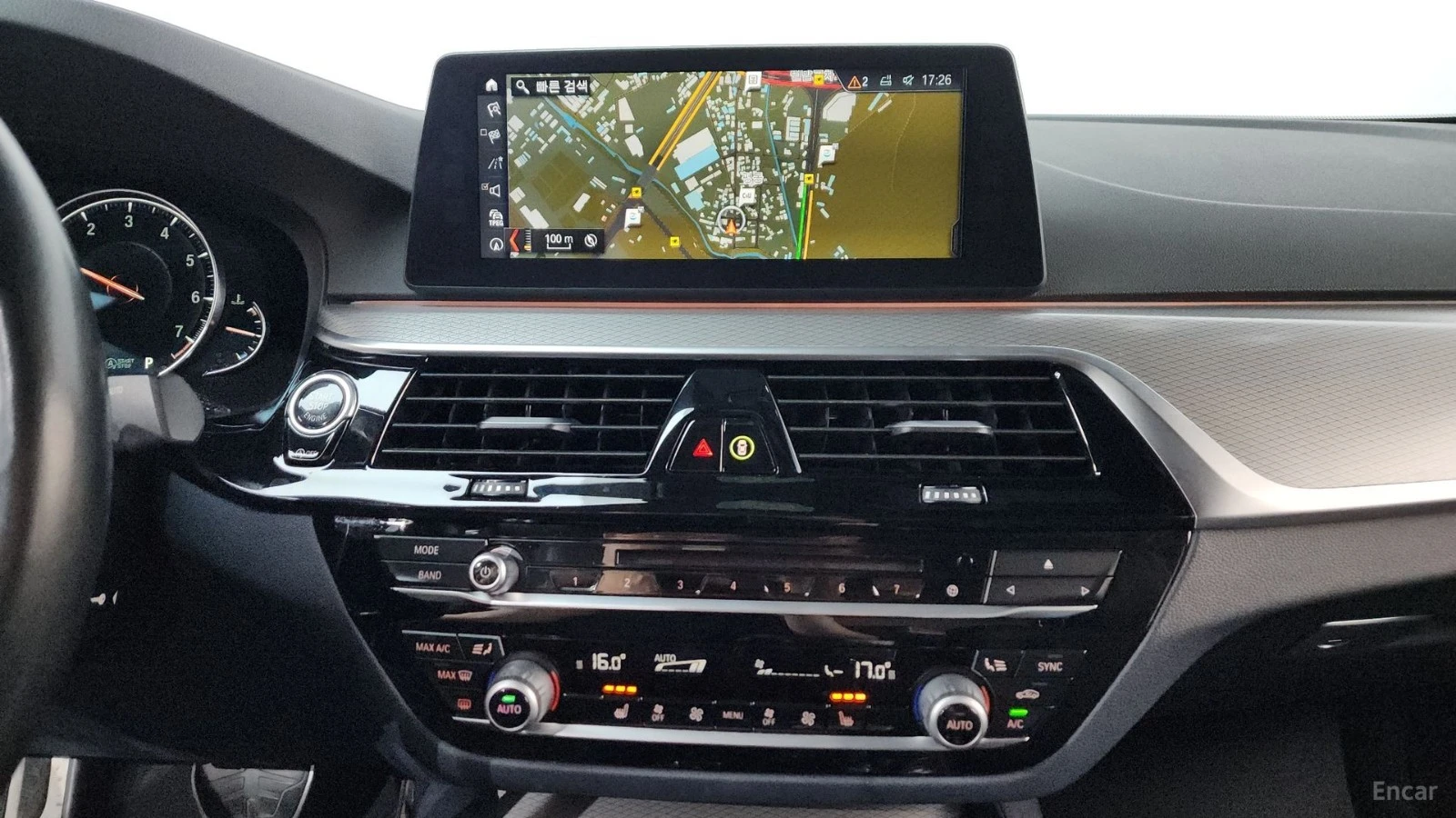 BMW 530 i - M PKG - DISTRONIC - ПОДГРЕВИ - HEADUP, снимка 15 - Автомобили и джипове - 56311715