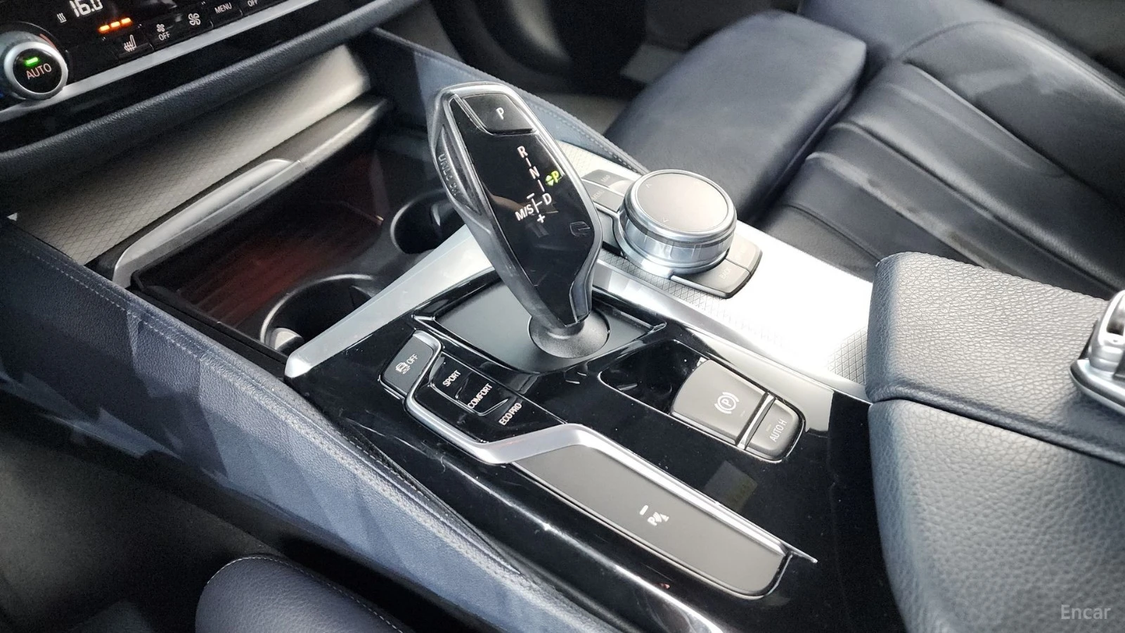BMW 530 i - M PKG - DISTRONIC - ПОДГРЕВИ - HEADUP, снимка 9 - Автомобили и джипове - 56311715