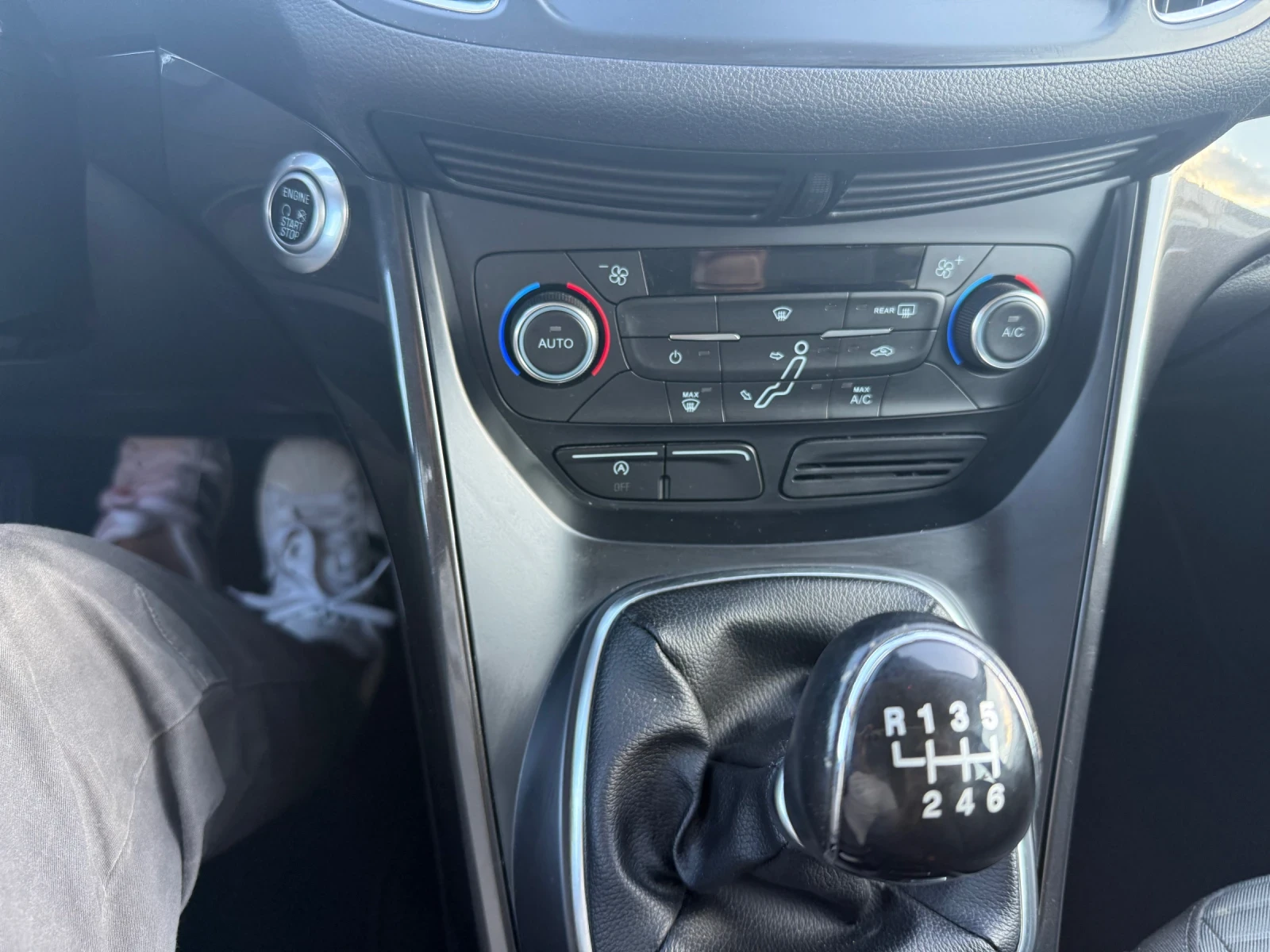 Ford C-max 1.0 EcoBoost/Titanium/Keyless Go/Euro6, снимка 16 - Автомобили и джипове - 56541821