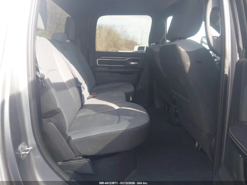 Dodge RAM 2500 6.7L I-6 DI, TURBO, 370HP 4X4 Drive, снимка 13 - Автомобили и джипове - 53114379