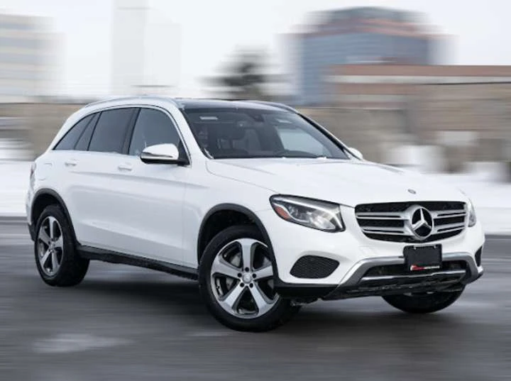 Mercedes-Benz GLC 300| NAV| PANOROOF| B.SPOT| ONE OWNER| CLEAN CARFA