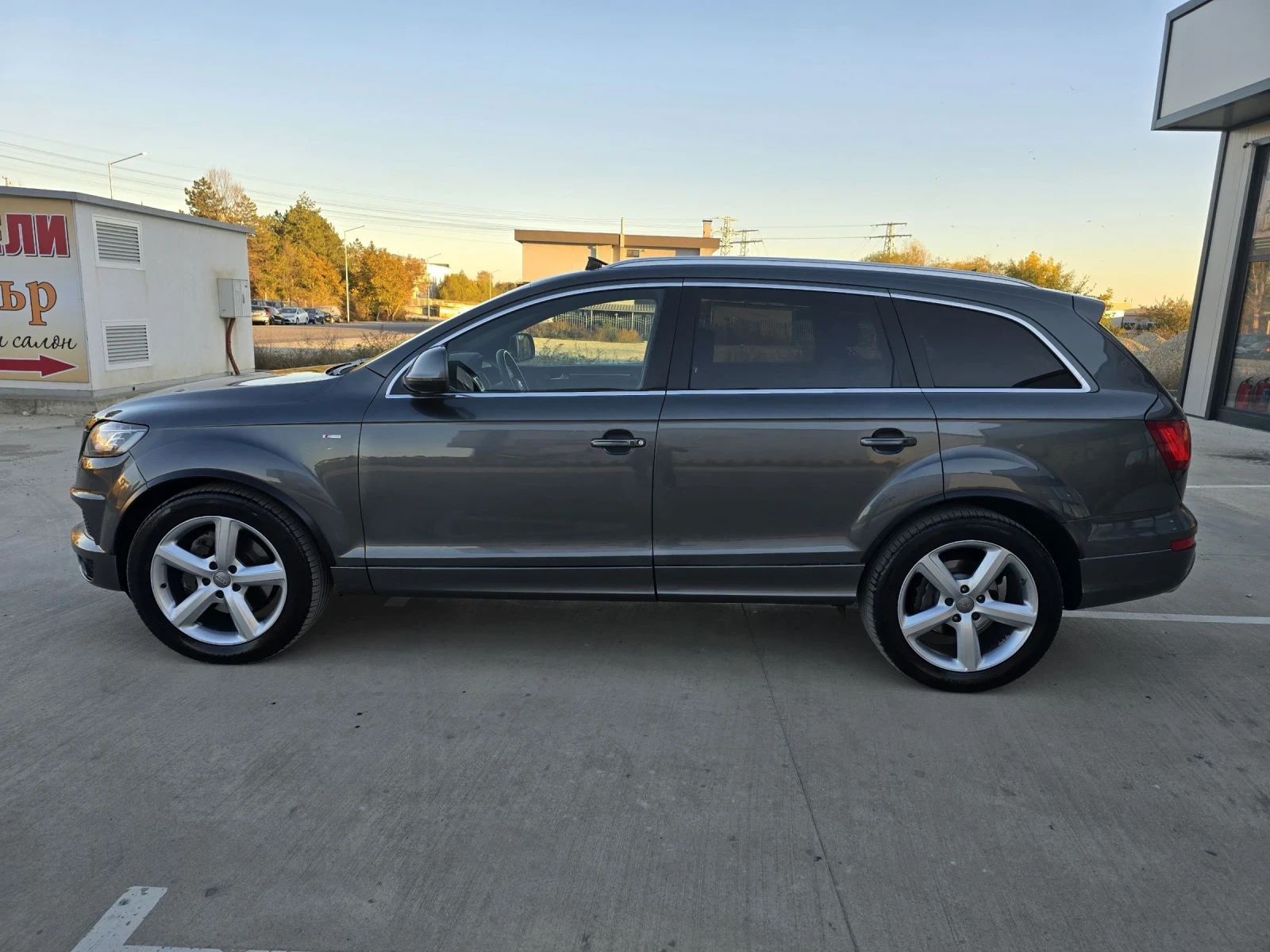 Audi Q7 3.0tdi* SLine+ * 8скорости* Keyless* Понорама* Ful - изображение 7