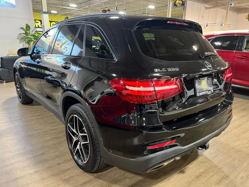 Mercedes-Benz GLC 300 4MATIC* AMG-пакет* подгрев* панорама* 360* KEYLESS - изображение 4