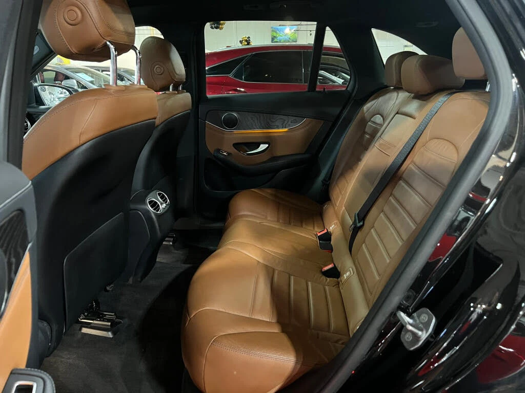 Mercedes-Benz GLC 300 4MATIC* AMG-пакет* подгрев* панорама* 360* KEYLESS - изображение 8