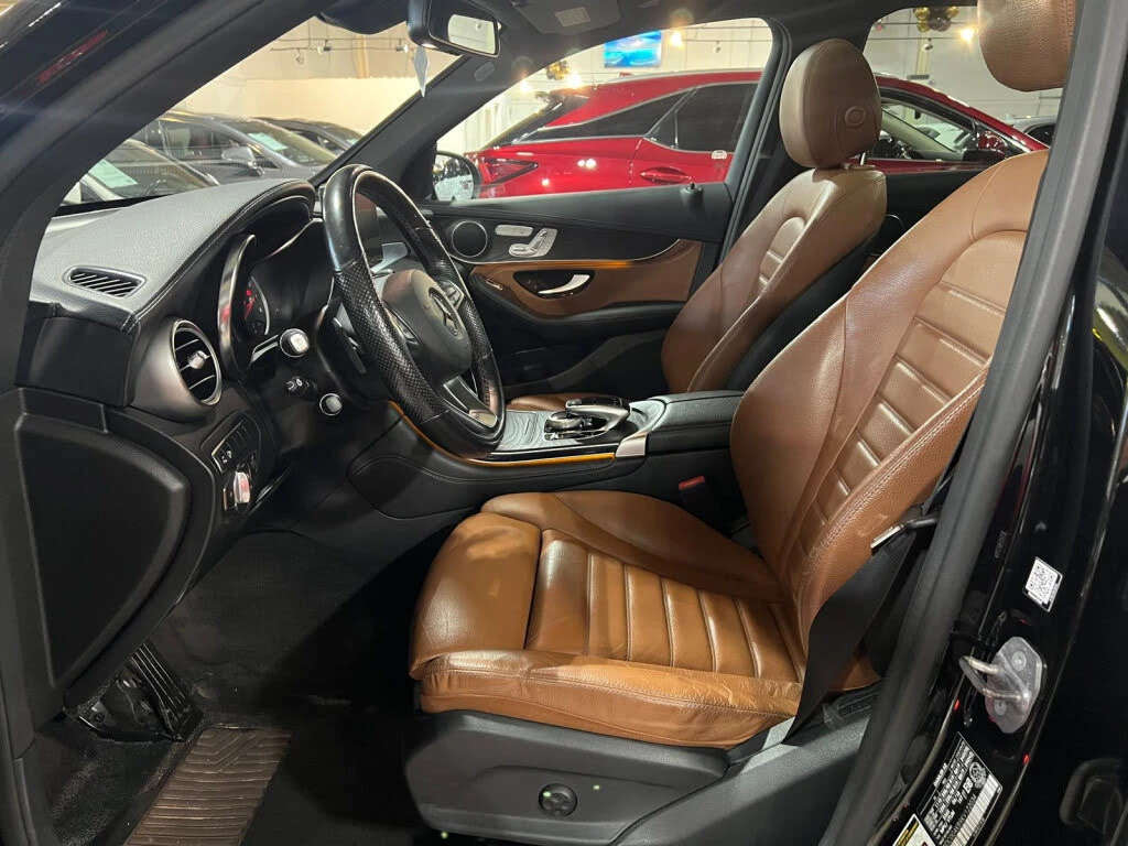 Mercedes-Benz GLC 300 4MATIC* AMG-пакет* подгрев* панорама* 360* KEYLESS - изображение 7