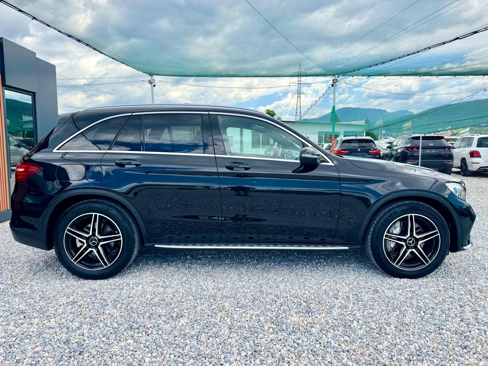 Mercedes-Benz GLC 220 ::4 MATIC::AMG line::9G-TRONIC, снимка 4 - Автомобили и джипове - 54680654