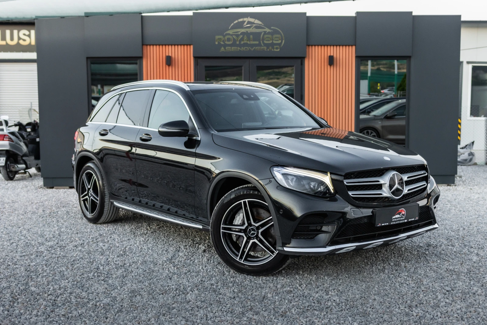 Mercedes-Benz GLC 220 ::4 MATIC::AMG line::9G-TRONIC